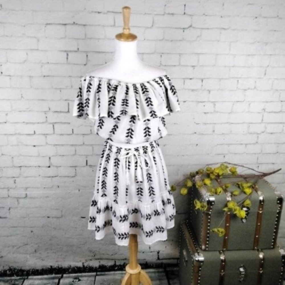 Elan Ruffled Off The Shoulder Cropped Top In Black And White Size M & L - Picture 9 of 9